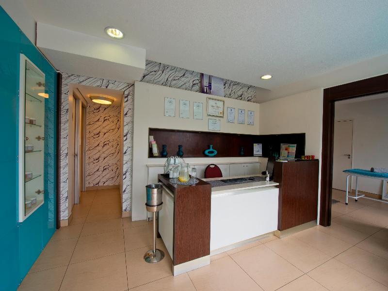 Protea Hotel By Marriott Windhoek Furstenhof Екстериор снимка