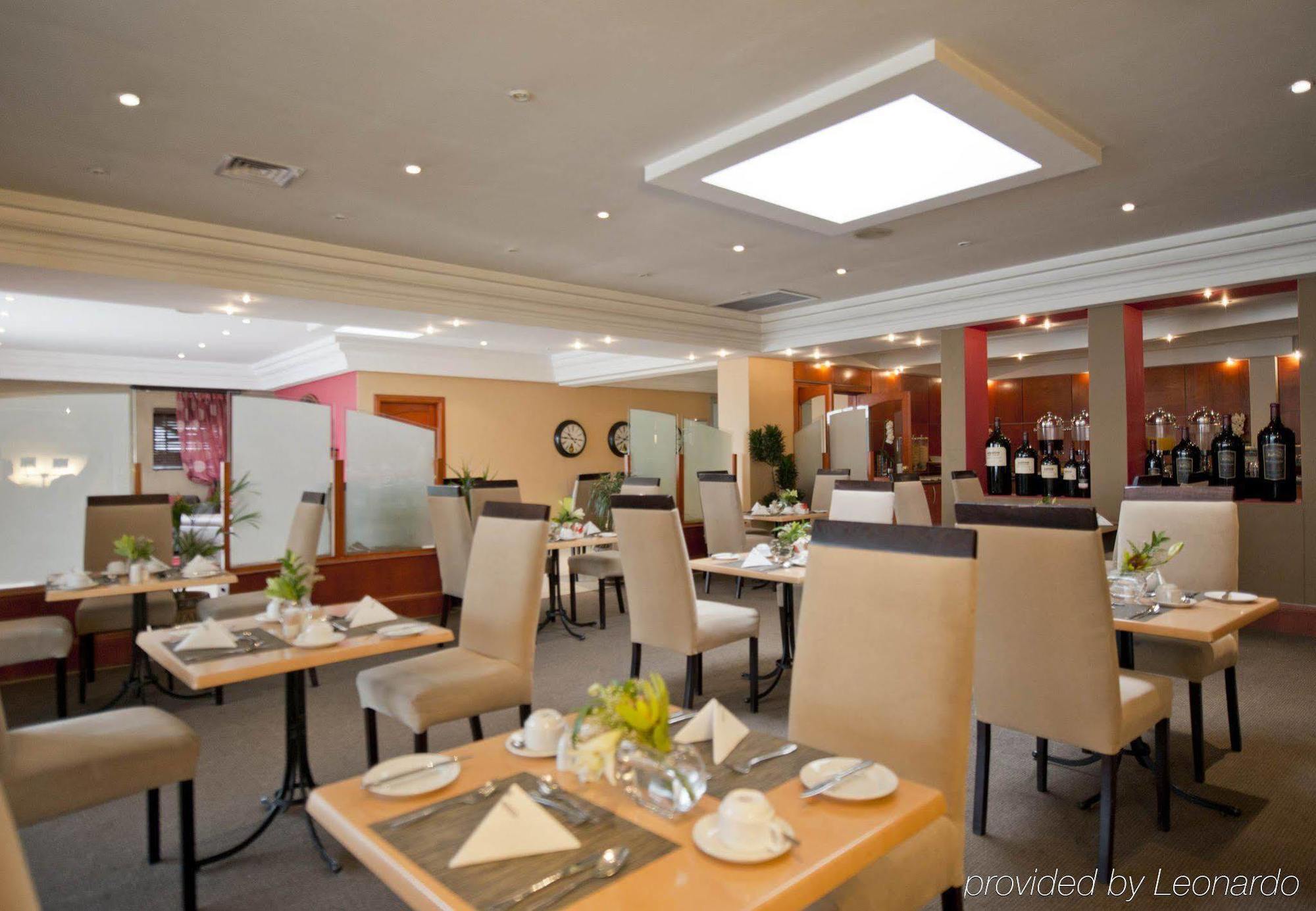 Protea Hotel By Marriott Windhoek Furstenhof Екстериор снимка