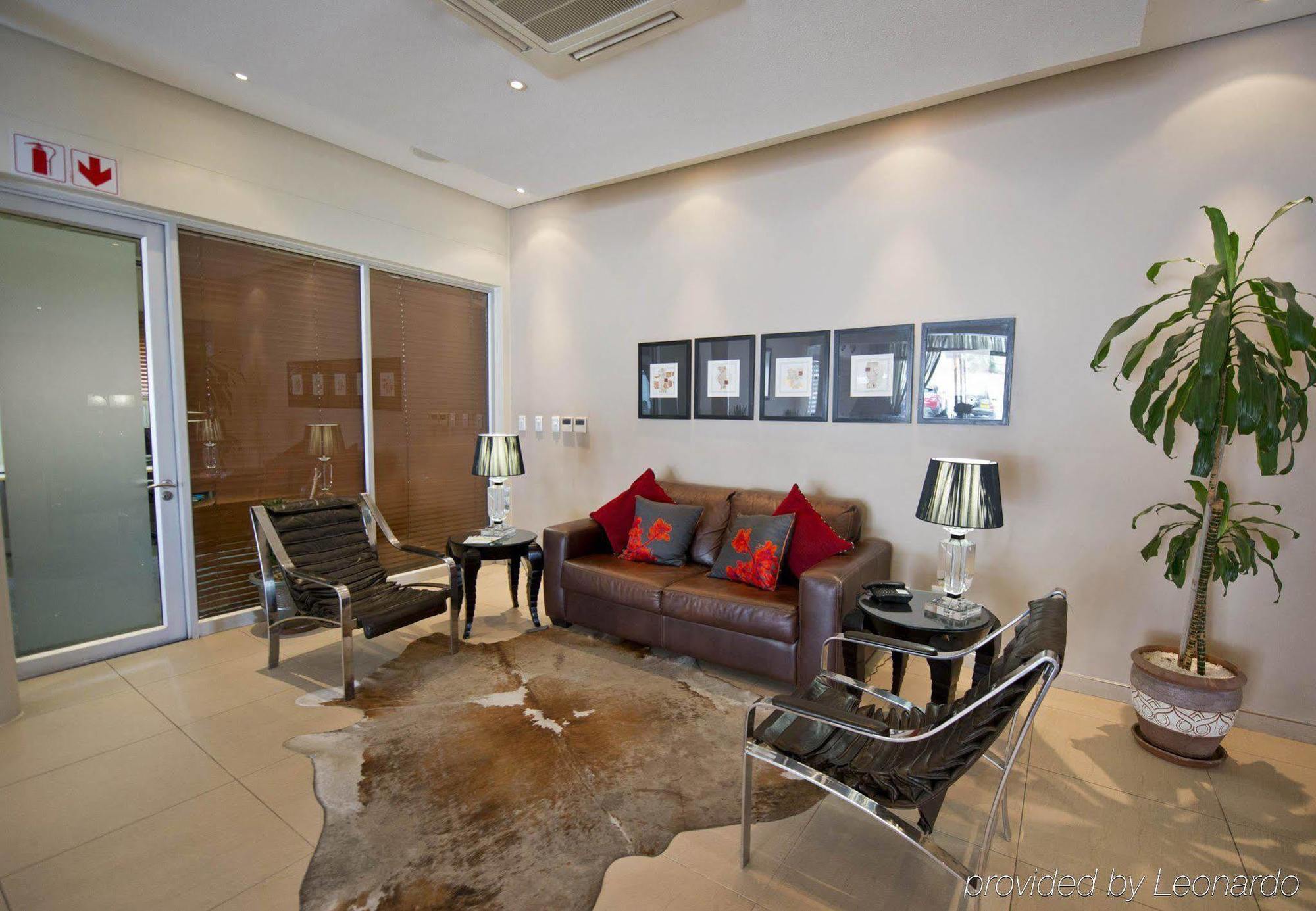 Protea Hotel By Marriott Windhoek Furstenhof Екстериор снимка
