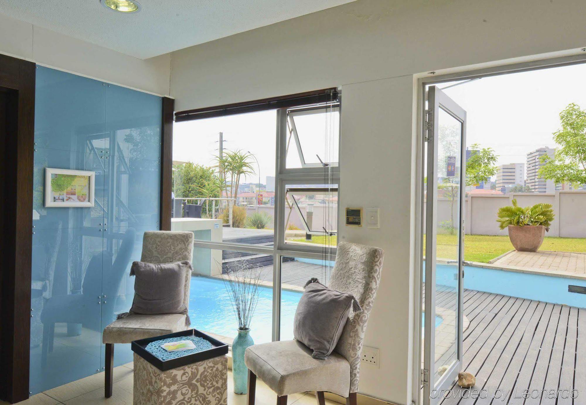 Protea Hotel By Marriott Windhoek Furstenhof Екстериор снимка